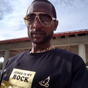 Meet your Posher, Lorenzo